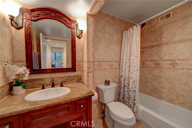 Detail Gallery Image 22 of 34 For 15335 Magnolia #216,  Sherman Oaks,  CA 91403 - 3 Beds | 2 Baths