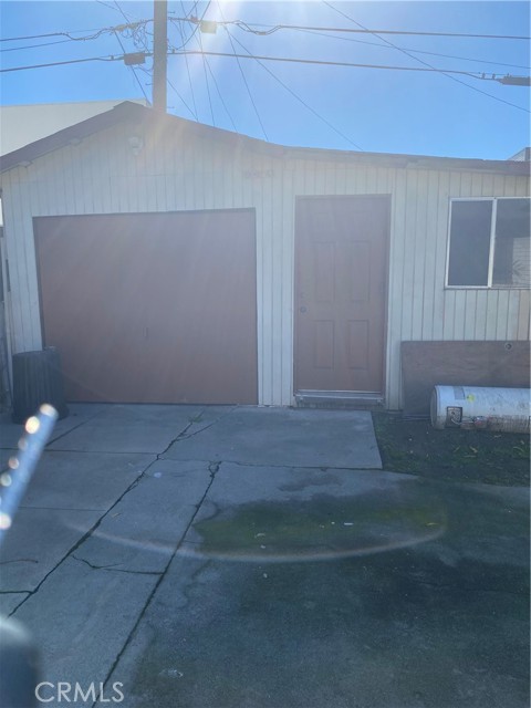 Detail Gallery Image 4 of 6 For 872 W 47th, Los Angeles,  CA 90037 - 2 Beds | 1 Baths