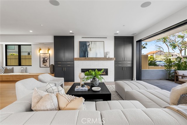 Detail Gallery Image 8 of 64 For 516 Acacia, Corona Del Mar,  CA 92625 - 4 Beds | 4/2 Baths