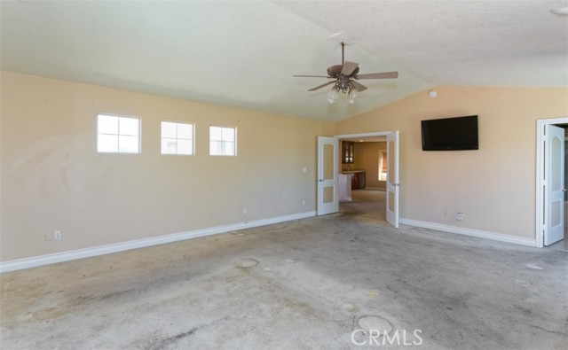 Detail Gallery Image 39 of 45 For 13030 Caspian, Victorville,  CA 92395 - 4 Beds | 3 Baths