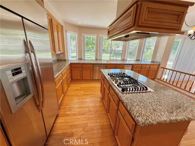 Detail Gallery Image 4 of 30 For 2206 Cedar Ridge Ct, Oxnard,  CA 93036 - 4 Beds | 3 Baths