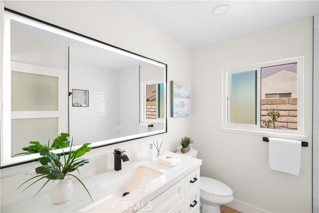 5021 Dovewood Drive, Huntington Beach CA: https://media.crmls.org/medias/06622a16-e3d7-44a1-8de8-d5df0573ff2e.jpg