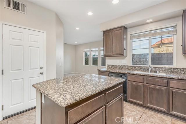 Detail Gallery Image 10 of 35 For 22350 Blue Lupine, Grand Terrace,  CA 92313 - 3 Beds | 2/1 Baths