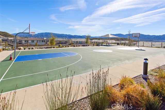 18147 Jupiter Lane, Saugus CA: https://media.crmls.org/medias/0663df33-22d8-4632-b949-41d0446c7db7.jpg