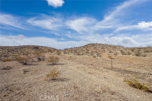 Detail Gallery Image 5 of 19 For 1000 Millie Ln, Yucca Valley,  CA 92285 - – Beds | – Baths