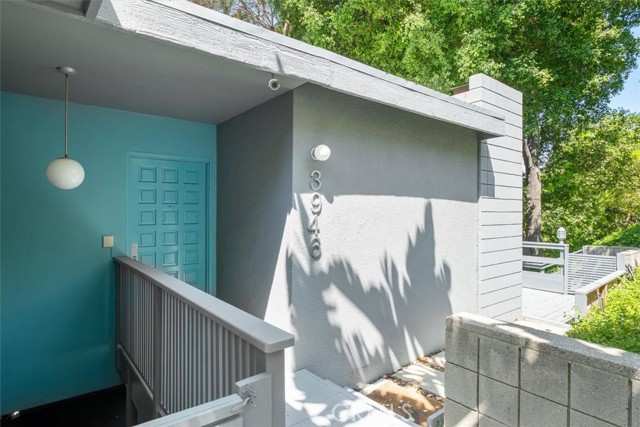 Detail Gallery Image 1 of 26 For 3946 Alta Mesa Dr, Studio City,  CA 91604 - 3 Beds | 2 Baths