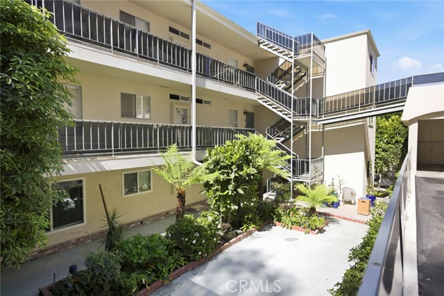 Detail Gallery Image 34 of 53 For 240 Moss St #8,  Laguna Beach,  CA 92651 - 2 Beds | 2 Baths
