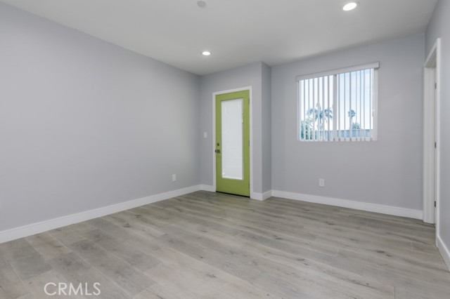 529 W 80th Street, Los Angeles CA: https://media.crmls.org/medias/066583e4-a77f-42a7-a00f-cdfcc110d077.jpg