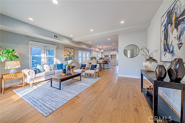 Detail Gallery Image 3 of 24 For 1226 Meadowbrook, Los Angeles,  CA 90019 - – Beds | – Baths