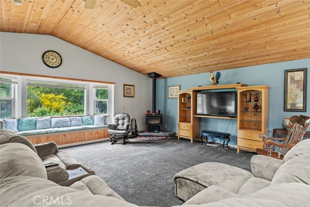 Detail Gallery Image 5 of 31 For 18520 Old Coast Hwy, Fort Bragg,  CA 95437 - 3 Beds | 2 Baths