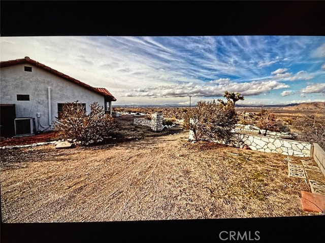 Detail Gallery Image 4 of 11 For 25373 Valley View Rd, Apple Valley,  CA 92308 - 3 Beds | 2 Baths