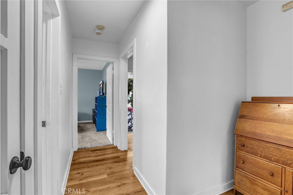 https://media.crmls.org/medias/066836d9-a096-4189-86a5-351526cae681.jpg?preset=X-Large