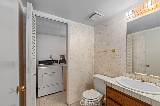 Detail Gallery Image 7 of 22 For 4641 Fulton #303,  Sherman Oaks,  CA 91423 - 2 Beds | 2/1 Baths