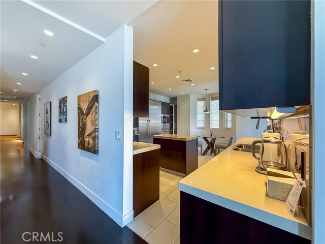 443 N Palm Drive, Beverly Hills CA: https://media.crmls.org/medias/0668c95a-f0e1-4555-8d0d-3b8a4fb2d50a.jpg