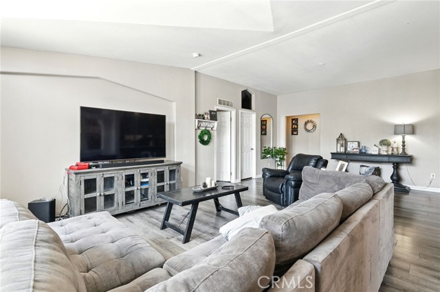 3595 Buchanan Street, Riverside CA: https://media.crmls.org/medias/0668ce86-c9c7-4379-bc65-44bf072016c3.jpg
