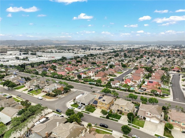 13576 Oxford Ct, Chino CA: https://media.crmls.org/medias/0669223c-8525-4541-b368-9cf79f919b12.jpg
