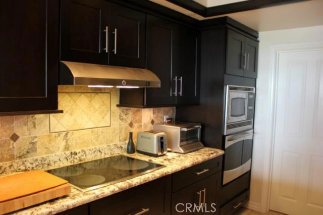 140 The Village, Redondo Beach, California 90277, 1 Bedroom Bedrooms, ,1 BathroomBathrooms,Residential,Sold,The Village,SB14184276