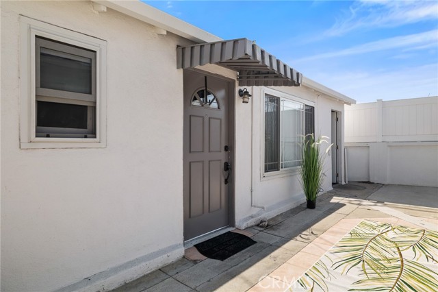2109 N Dymond Street, Burbank CA: https://media.crmls.org/medias/0669565e-dcb5-4714-9103-0a725232f191.jpg