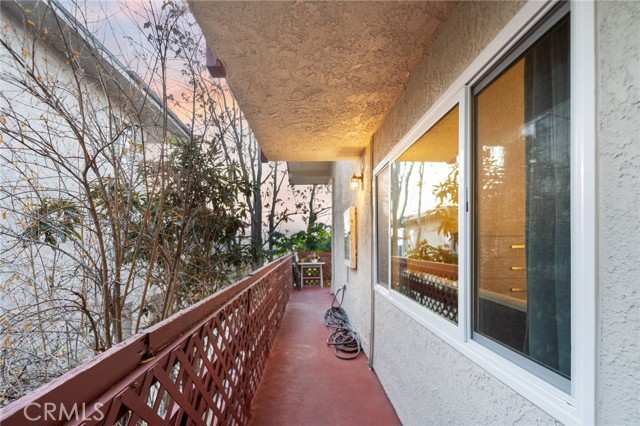 Detail Gallery Image 23 of 32 For 1523 E Windsor Rd 101a,  Glendale,  CA 91205 - 3 Beds | 2 Baths