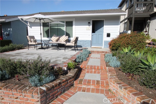 Detail Gallery Image 2 of 23 For 707 Orchid, Corona Del Mar,  CA 92625 - 3 Beds | 3 Baths