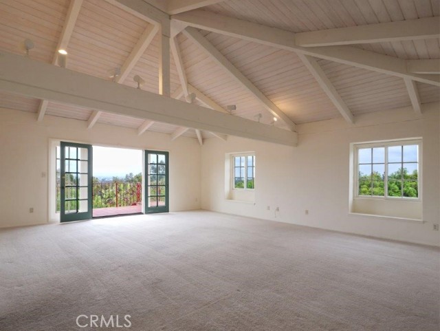 Spacious Family Room
