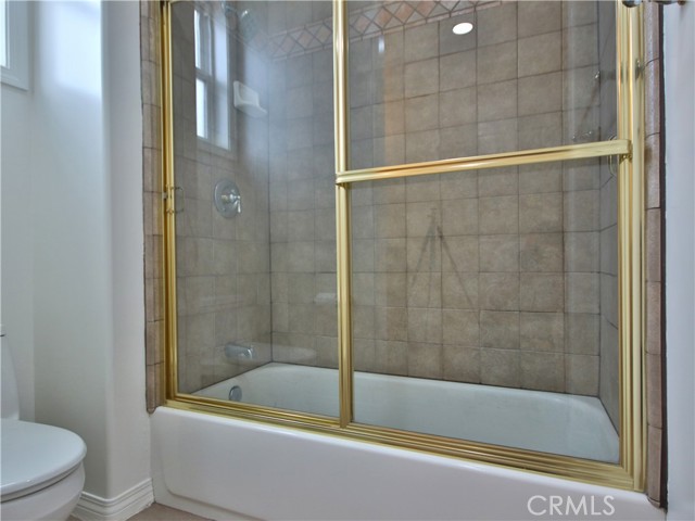 504 Dahlia Avenue, Corona del Mar CA: https://media.crmls.org/medias/066bc023-2ec9-438a-99b6-a8dbcfa9cfd9.jpg