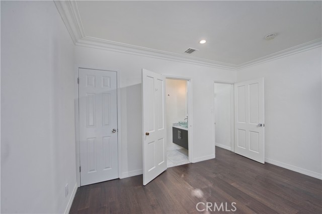 Detail Gallery Image 15 of 37 For 12413 Westminster Ave, Los Angeles,  CA 90066 - 6 Beds | 5 Baths