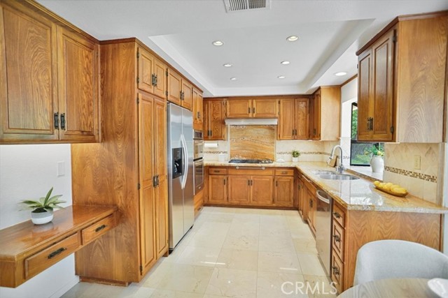 Detail Gallery Image 5 of 33 For 11859 Laughton Way, Porter Ranch,  CA 91326 - 4 Beds | 3 Baths