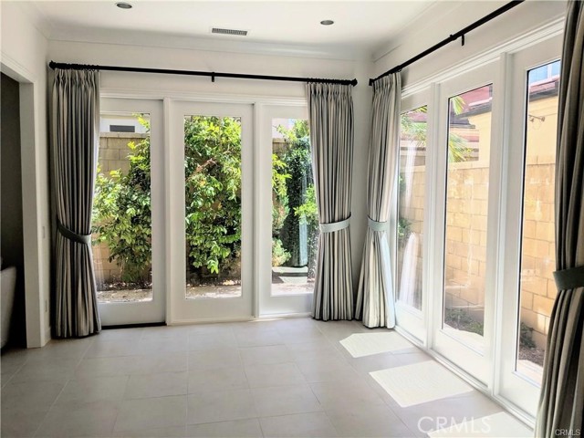 Detail Gallery Image 5 of 24 For 62 Acorn, Irvine,  CA 92620 - 4 Beds | 2/1 Baths