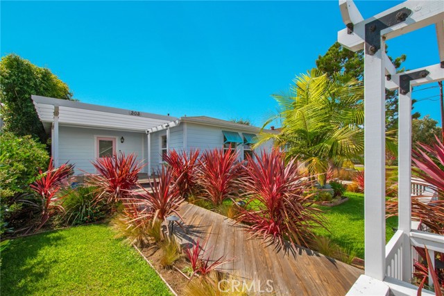 303 19th Street, Costa Mesa, CA 92627