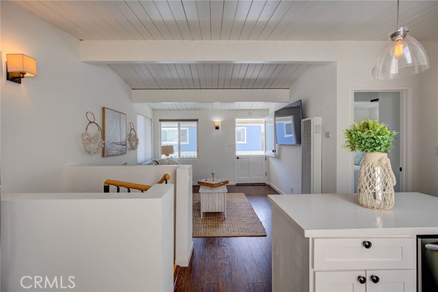 Detail Gallery Image 10 of 26 For 217 35th Pl #B,  Manhattan Beach,  CA 90266 - 2 Beds | 1 Baths