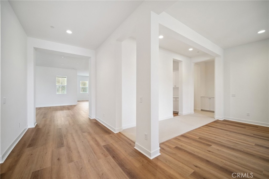 MLS #OC25236324 image #1