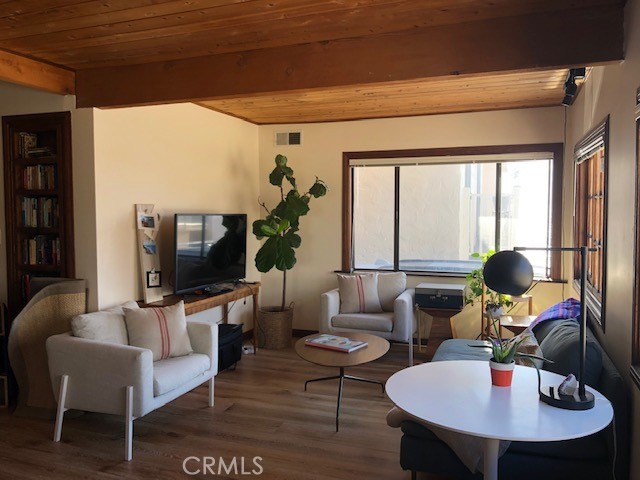 220 42nd Street, Manhattan Beach, California 90266, 3 Bedrooms Bedrooms, ,1 BathroomBathrooms,Residential,Sold,42nd,SB22084240