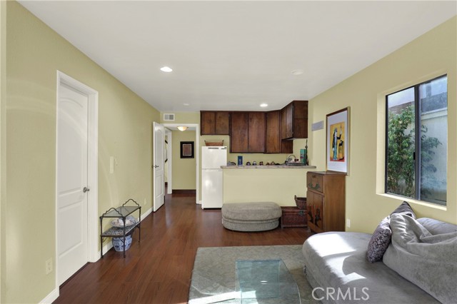 834 15th Street, Hermosa Beach CA: https://media.crmls.org/medias/06708878-1d9e-400a-902a-26e6f135f072.jpg