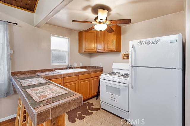 Detail Gallery Image 9 of 31 For 409 Wabash Ln, Sugarloaf,  CA 92386 - 2 Beds | 1 Baths