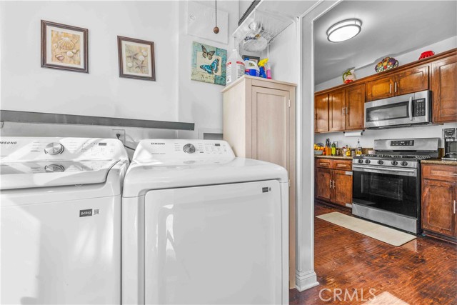 Detail Gallery Image 15 of 36 For 512 W 41st Pl, Los Angeles,  CA 90037 - 4 Beds | 2 Baths