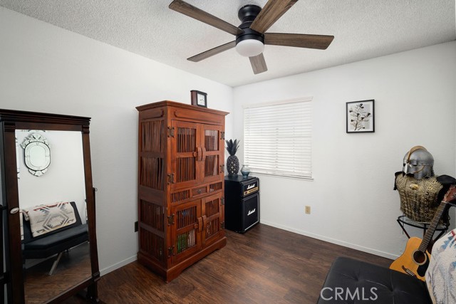 Detail Gallery Image 12 of 27 For 1212 Mable Ave, Bakersfield,  CA 93307 - 3 Beds | 2/1 Baths
