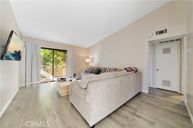 Detail Gallery Image 4 of 18 For 1150 S Meadow #6,  Colton,  CA 92324 - 1 Beds | 1 Baths