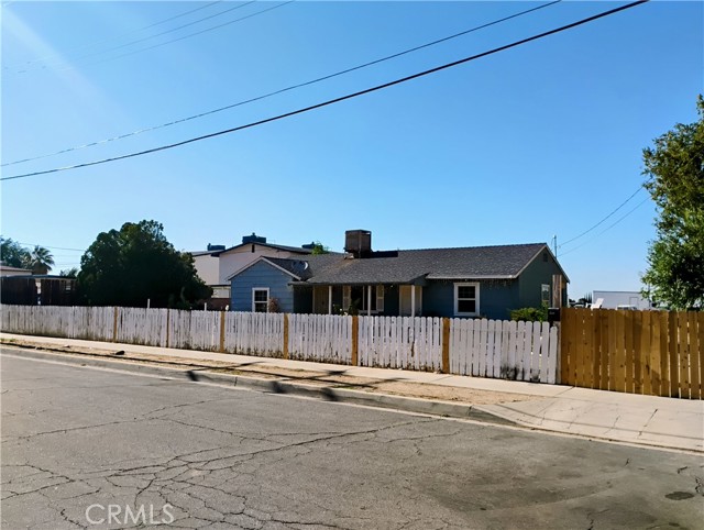 557 E Avenue Q12, Palmdale CA: https://media.crmls.org/medias/0671bebd-6a8c-46dd-aca9-dc911dd8f035.jpg