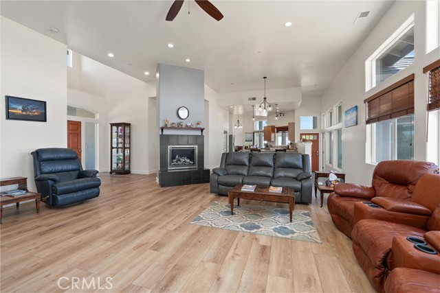 4620 Sandpiper Lane, Paradise CA: https://media.crmls.org/medias/06721708-e342-4fbf-8b6c-9dee0aae8adc.jpg