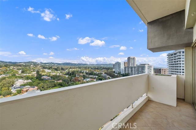 Detail Gallery Image 11 of 30 For 10701 Wilshire Blvd #1501,  Los Angeles,  CA 90024 - 2 Beds | 2 Baths