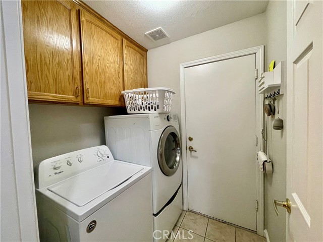 Detail Gallery Image 15 of 21 For 443 S Park, Kerman,  CA 93630 - 4 Beds | 2 Baths