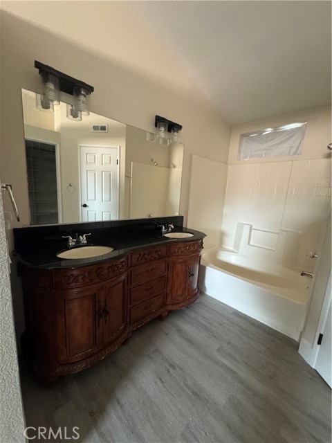 461 Camino Los Gallos, Perris CA: https://media.crmls.org/medias/0675978b-095a-4700-8679-443beed41d0d.jpg