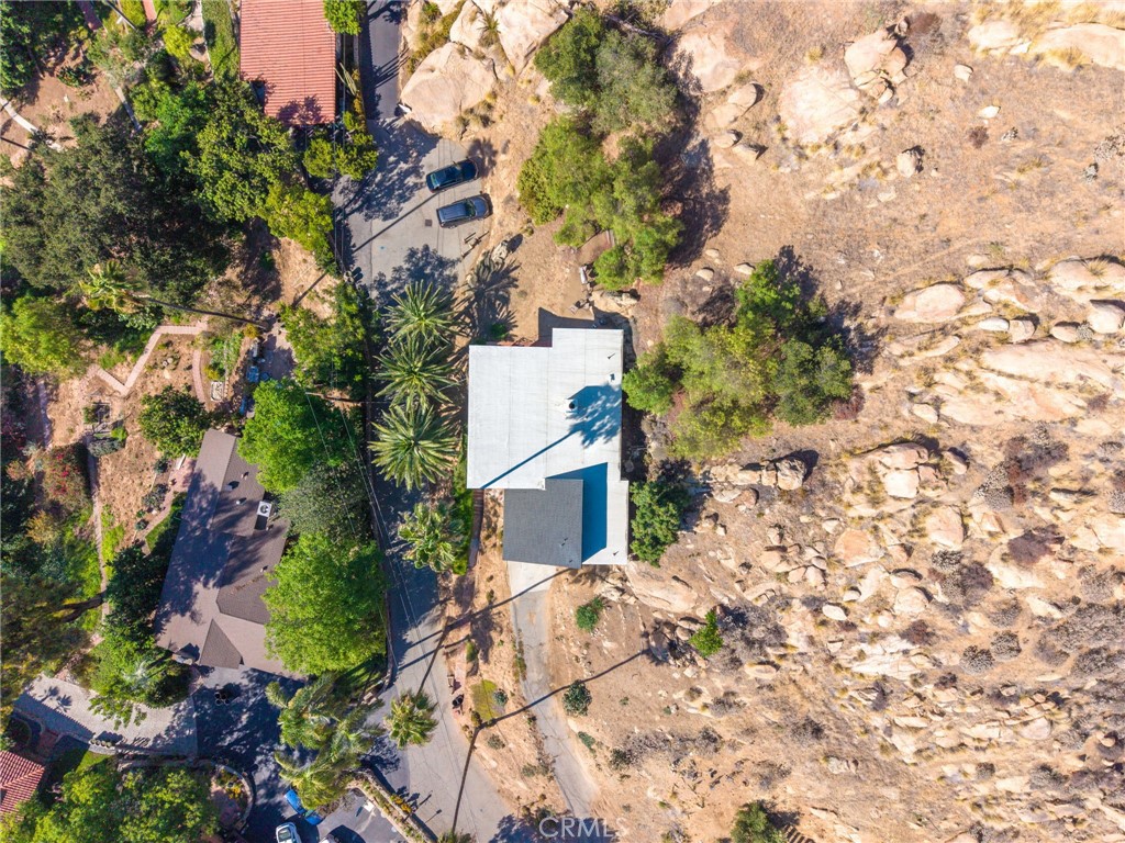 https://media.crmls.org/medias/06765cdf-6f85-492e-9738-be901e93cd7b.jpg?preset=X-Large