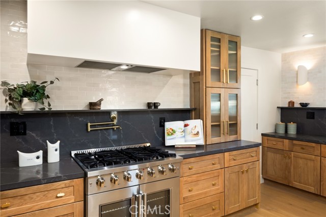 Detail Gallery Image 9 of 37 For 1839 Pitcairn Dr, Costa Mesa,  CA 92626 - 5 Beds | 4/1 Baths