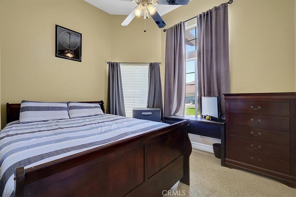https://media.crmls.org/medias/0676a74d-22be-4cc4-b760-ac1bb76aca84.jpg?preset=X-Large