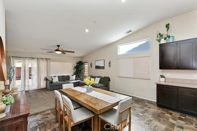 Detail Gallery Image 12 of 43 For 36359 Straightaway, Beaumont,  CA 92223 - 4 Beds | 2 Baths