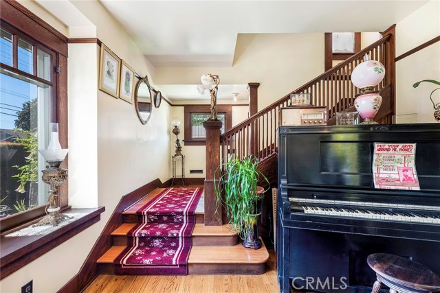 Detail Gallery Image 12 of 56 For 302 Orizaba Avenue, Long Beach,  CA 90814 - 6 Beds | 5 Baths