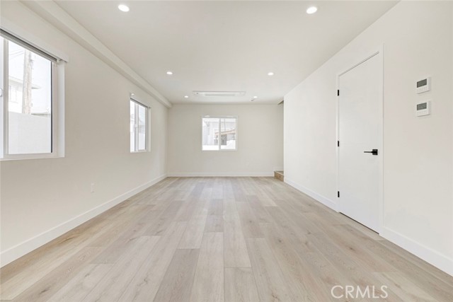 Detail Gallery Image 8 of 21 For 1070 Allen Ave #C,  Glendale,  CA 91201 - 2 Beds | 1/1 Baths