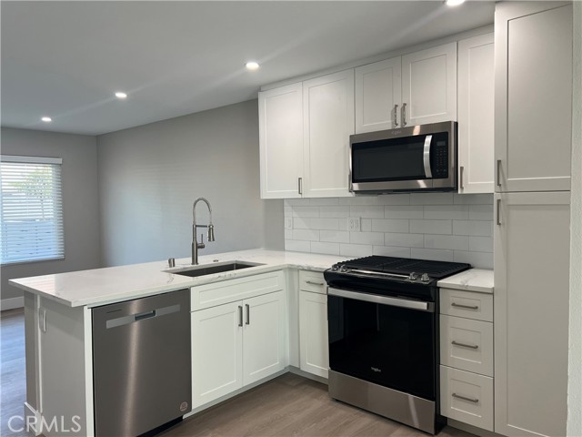 Detail Gallery Image 8 of 24 For 1030 Mission Dr #D,  Costa Mesa,  CA 92626 - 2 Beds | 1 Baths